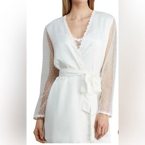 Flora Nikrooz Ivory Showstopper Robe | Size XS